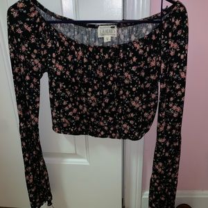 LA hearts crop top long sleeve floral shirt‼️